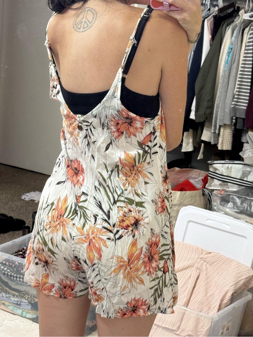Ripcurl tropical romper, size small - Picture 12 of 12